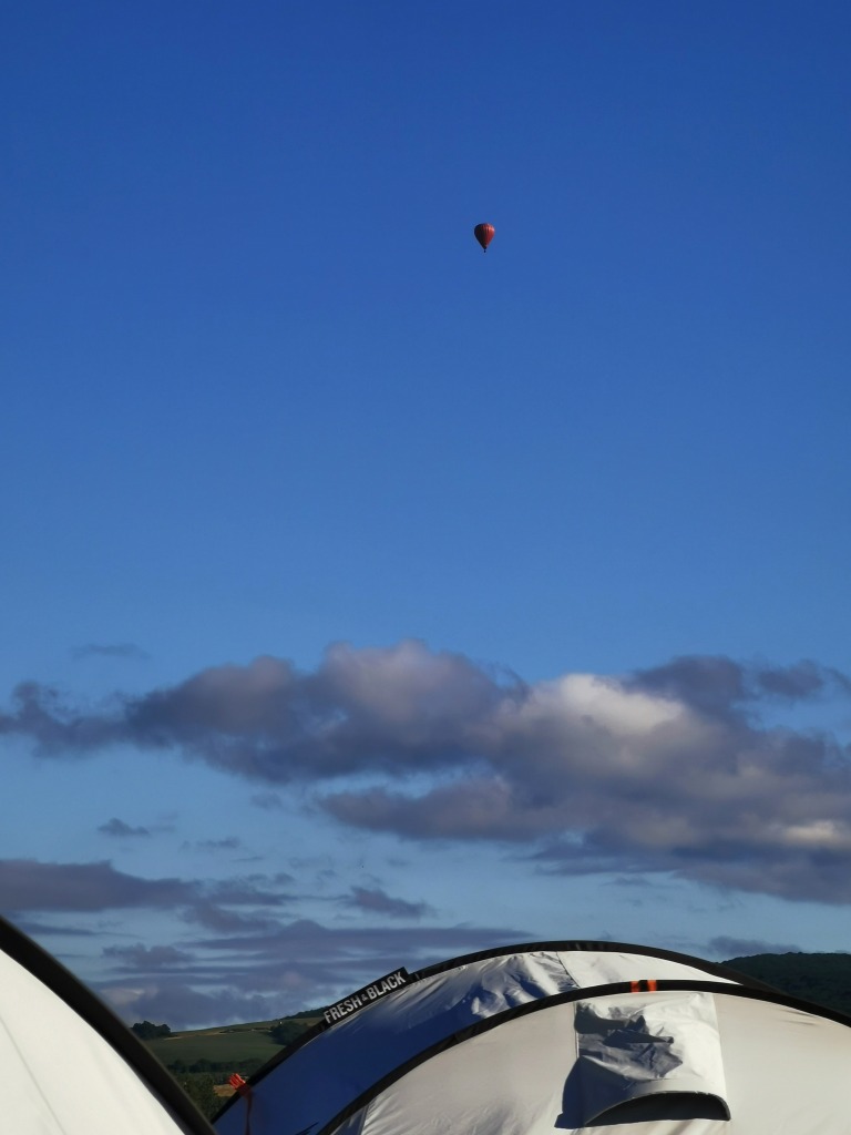 teplovzdušný balón nad Pohodou